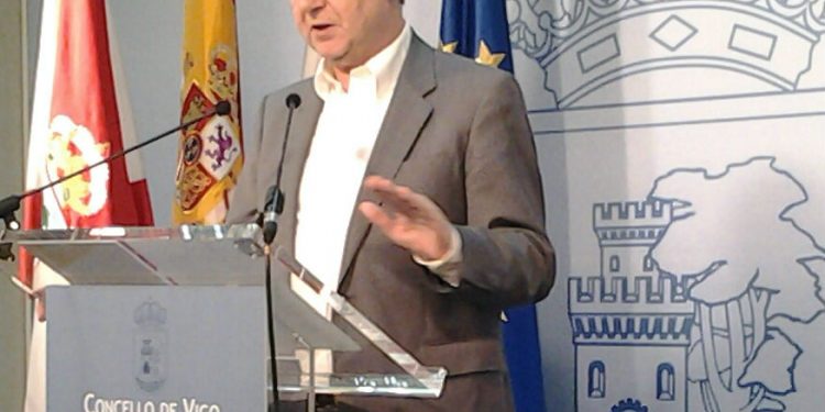 «PP y BNG no hacían nada por Vigo, nadie da más que nosotros», afirma Caballero