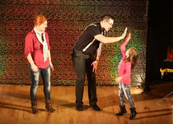 O Mago Paco fai disfrutar aos máis pequenos en Mos