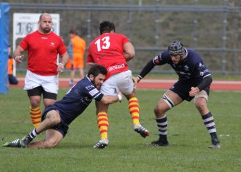 El líder no tiene piedad del Blusens (68-7)