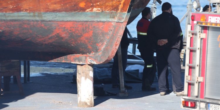 Aparece un cadáver flotando en Cangas