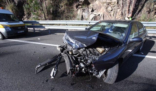 Dos heridos en una salida de vía en el Corredor do Morrazo