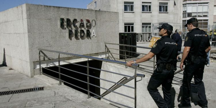 La Policía ya se incautó en A Pedra de 20.000 prendas