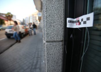 El subinspector recibió dos disparos, con orificio de salida, y un tercero rozó su costado