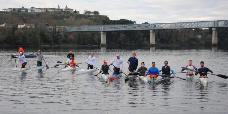 Ocho palistas franceses, invitados por el Kayak Tudense