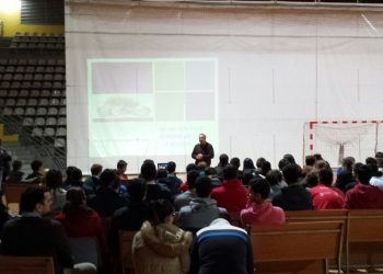 La plantilla y la base del Octavio aprenden buenos hábitos en alimentación