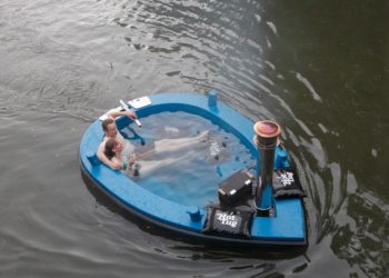 Hot Tug, la bañera flotante para los canales