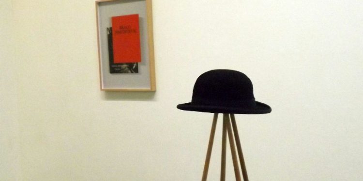 «Cousas que non serven para que», de Misha Bies Golas, en Adhoc