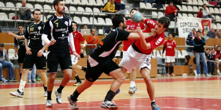 El Octavio se estrella contra el muro de la experiencia en As Travesas (29-32)