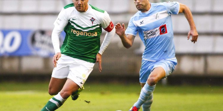 El Racing rompe la buena racha del Coruxo (2-0)