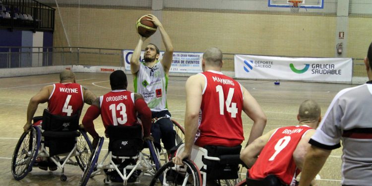 El Amfiv ensucia un buen partido (55-78)