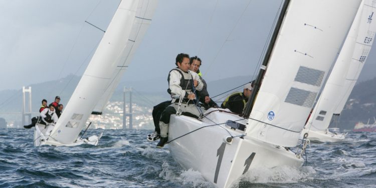 La flota de J70 se cita este fin de semana en la ría de Vigo en la segunda fase del Circuito