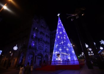 Identificada una joven por patear adornos navideños en la calle Príncipe
