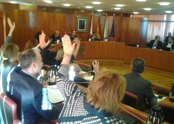 La elección del candidato del PP obliga a aplazar dos semanas el pleno vigués