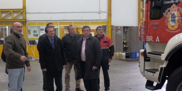 Oito portas, ximnasio e pista de pádel para o parque de Bombeiros de Teis