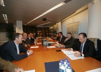 Caballero avisa a la Xunta: «Cuidadito con prevaricar y dejar fuera a Vigo del Plan de Transporte, nos veremos en los tribunales»