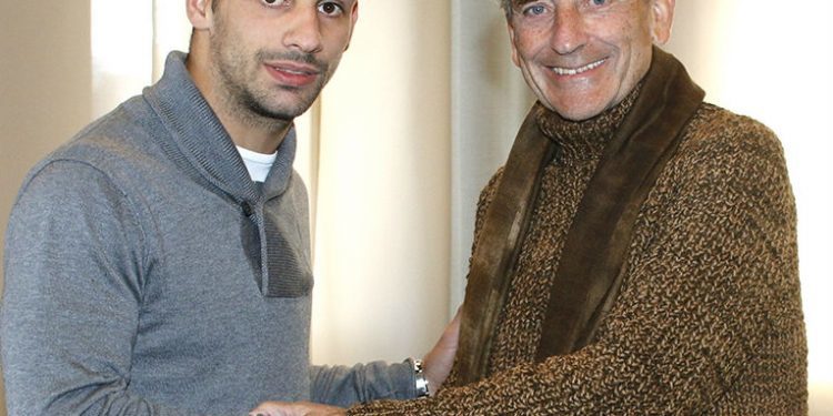 Jonny, renovado hasta 2019: «Agradezco la confianza del club»