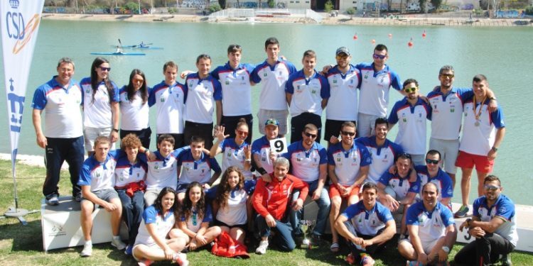 Iván Alonso y el Kayak Tudense, premiados en la gala de la Federación