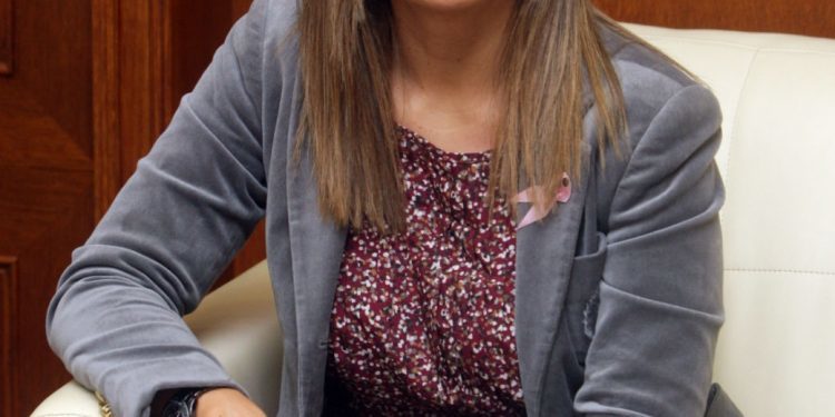 Elena Muñoz gana enteros como candidata en Vigo