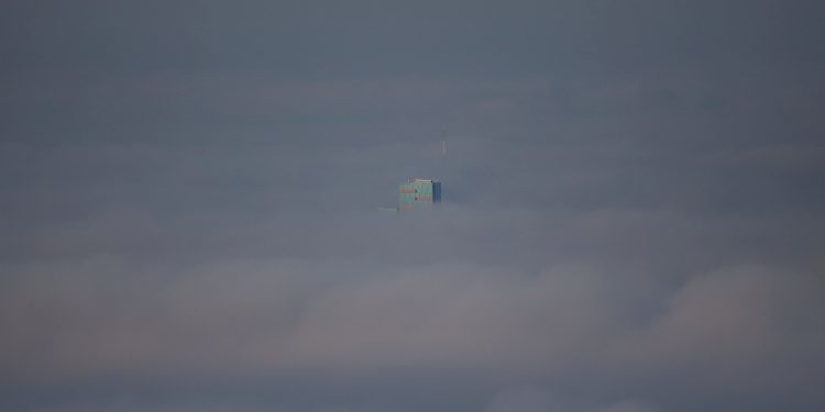 Vigo despertó bajo la niebla