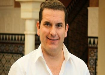 López Zaragoza: «La autopublicación es una buena opción para darte a conocer»