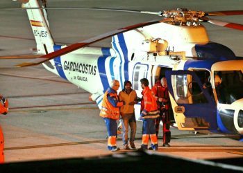Evacuado un marinero enfermo a 73 millas al oeste de A Guarda
