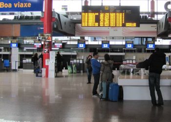 Air Nostrum abandona la ruta a Tenerife Norte desde Peinador e Iberia Express la recupera
