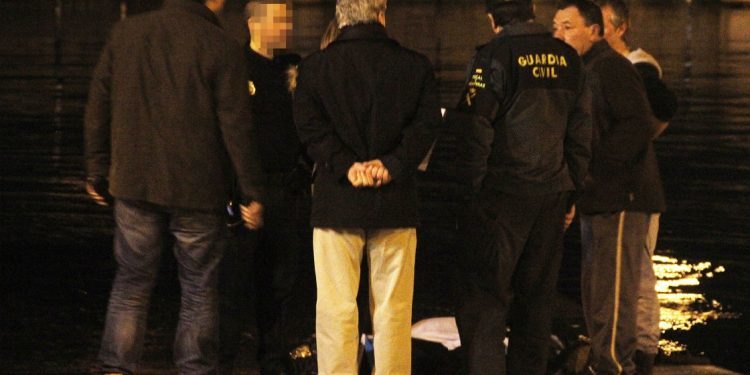 Fallece ahogado en Marín al tropezar y caer al mar