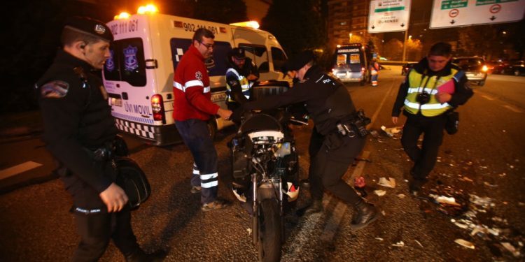 Dos heridos en una colisión entre dos motos en Vigo