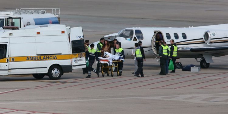 Llega a Peinador el joven de Sanxenxo herido grave en Inglaterra