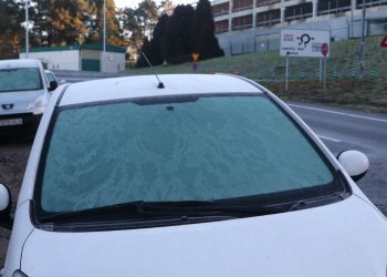Vigo amanece bajo una espesa capa de hielo