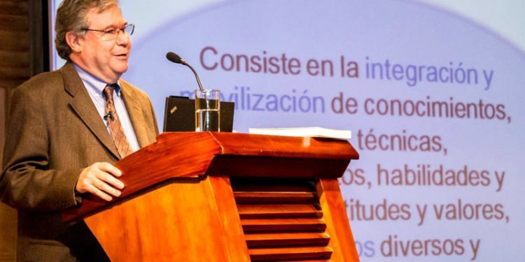 El catedrático Aurelio Villa, nuevo director de la Escuela de Negocios
