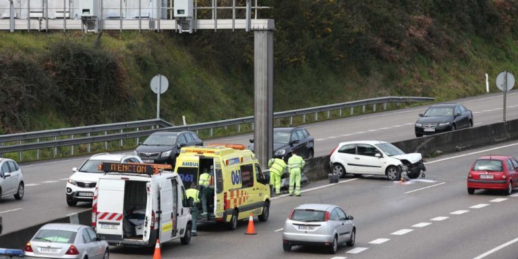 Herido al salirse su coche de la vía a la altura de los radares de Mos