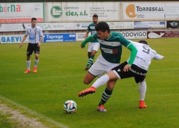 Pazó rescata un punto para el Coruxo en el descuento (1-1)