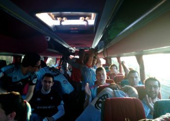 La ilusión del celtismo viajó a Riazor en una decena de autobuses