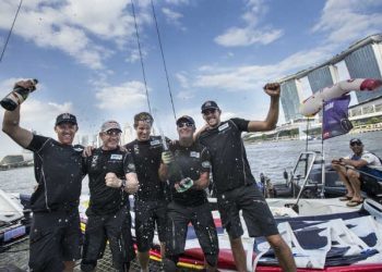 Red Bull Sailing Team gana en Singapur la Extreme Sailing Series