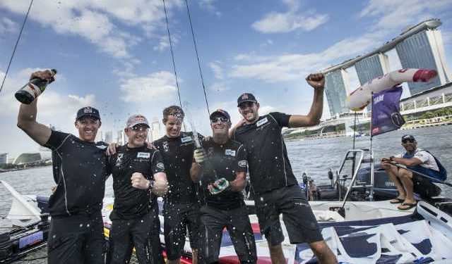 Red Bull Sailing Team gana en Singapur la Extreme Sailing Series