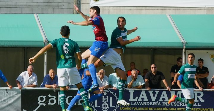El Coruxo acusa un mal inicio en Langreo (2-1)