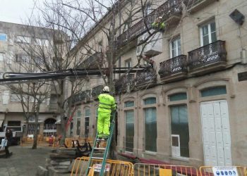 La Navidad viguesa se acaba en marzo: retiradas las luces “carnavaleñas”