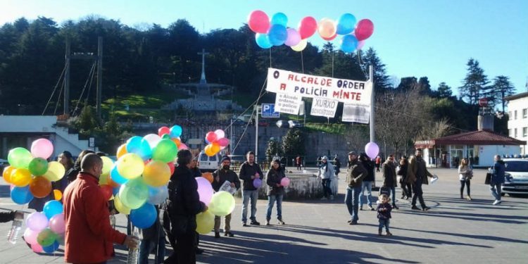 La rotonda de Coia se asoma en globo a la ventana del Concello