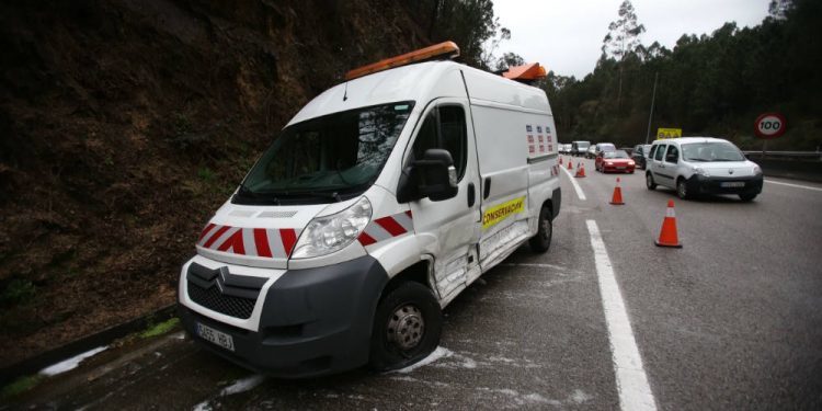 Continúan los problemas en la A55, este martes en Mos