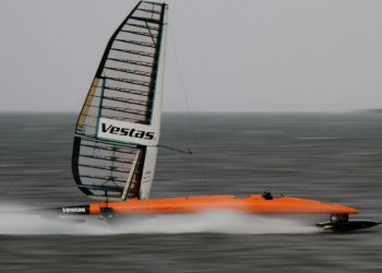 Récord “Vestas Sailrocket2”, volando a 65,45 nudos a vela