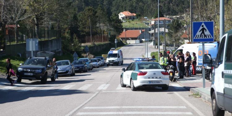 Una niña resulta herida al ser atropellada por un ciclomotor en Tui
