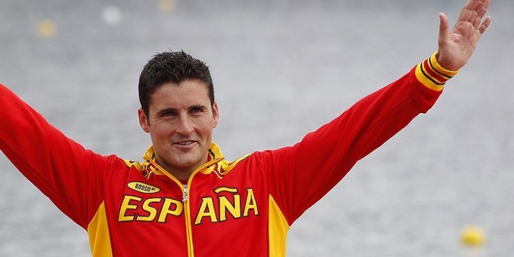 David Cal se baja de la canoa un año antes de Río 2016