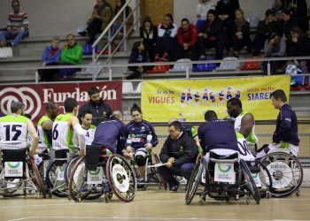 El Amfiv homenajea a Pablo Beiro en el primer partido en casa sin su fundador