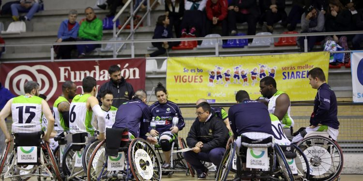 El Amfiv homenajea a Pablo Beiro en el primer partido en casa sin su fundador