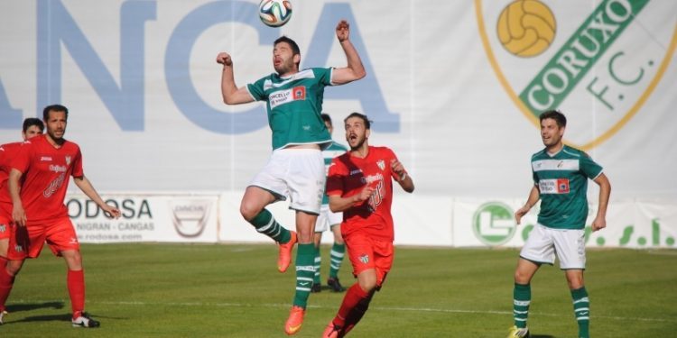 El Coruxo juega este sábado en O Vao un partido clave para acercarse a la salvación