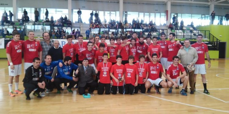 Un aciago final de partido condena al Octavio (25-26)