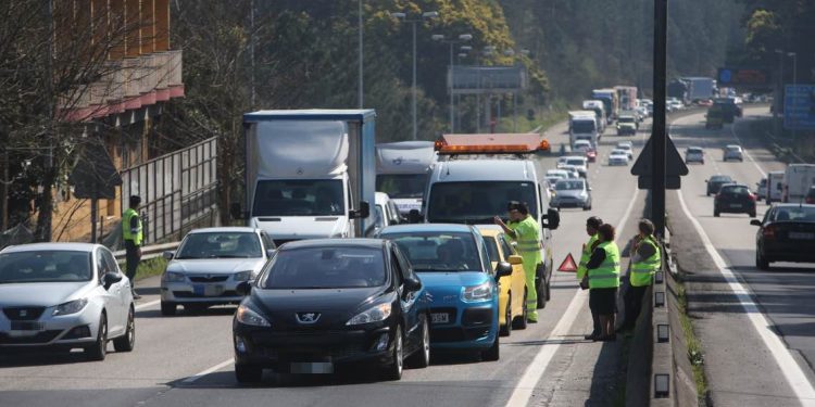 Una colisión en cadena provoca retenciones en O Porriño
