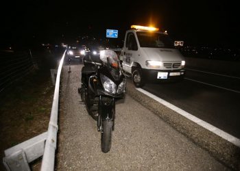 Piden colaboración para esclarecer el accidente de un motorista en Baiona