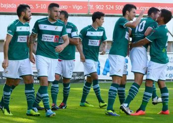 El Coruxo rescata un punto en inferioridad (1-1)